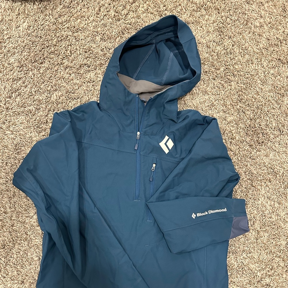 Men’s Blackdiamond Jacket size Medium, very gently used.